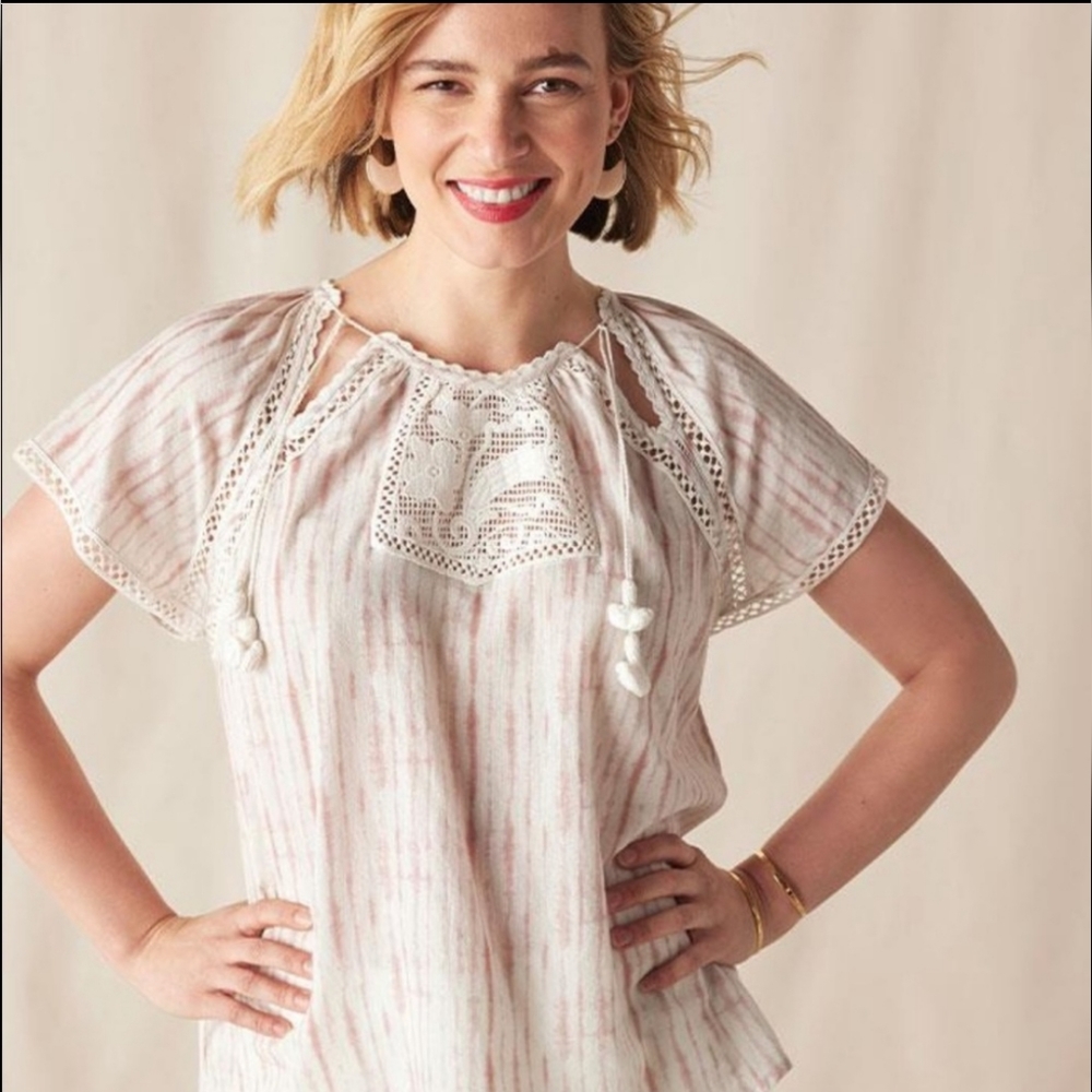 NWT Good Hart Sweet Caroline Tie Dye Blouse with Lace Inset